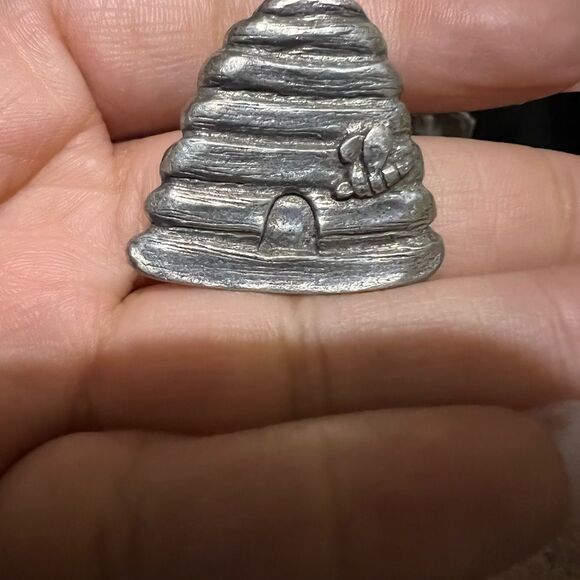 Save the Bees! Rare - HRF Vintage Pewter Beehive Pin USA 1996 Barker Pin Brooch - Picture 2 of 3